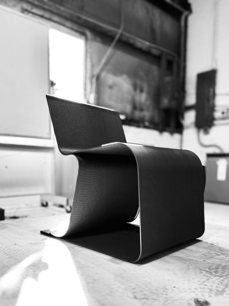 734B9053 AA89 45DB AD2F 6421F7851A3B